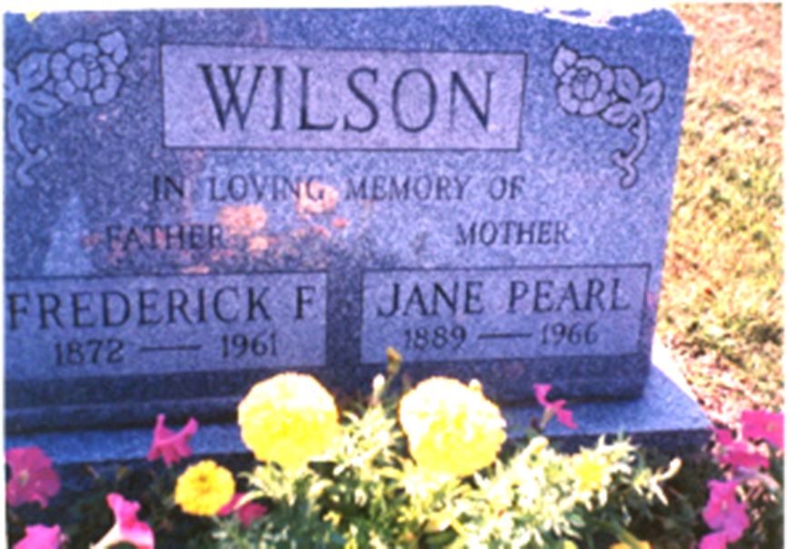 Photo of headstones/Jane Pearl McLennan d 1966 hdstn Ft Frances cem ON